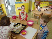 Pečeme koláče ve školce